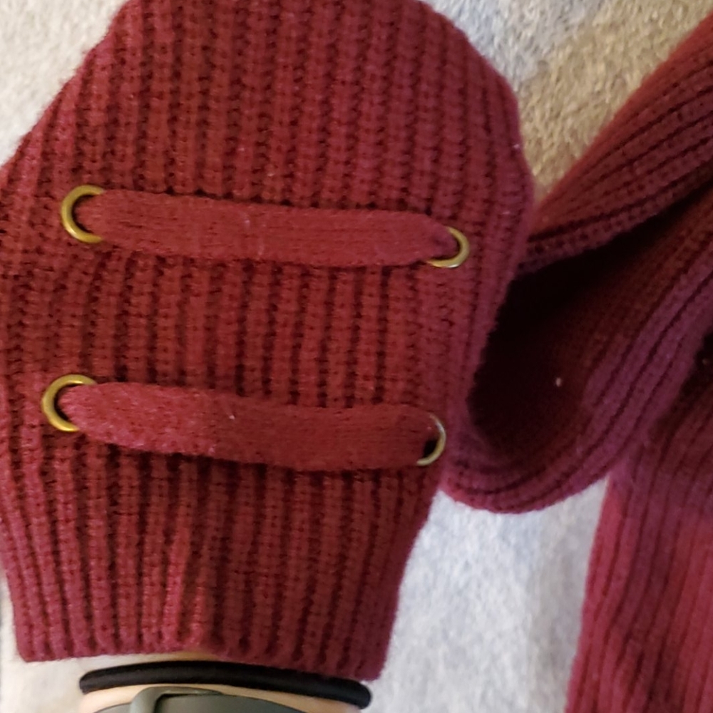 Sweater - Picture 3 of 3